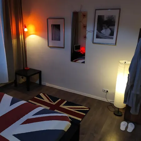 Habitación en casa particular ++ Hip, Chill Berghain With Breakfast ++ Berlín