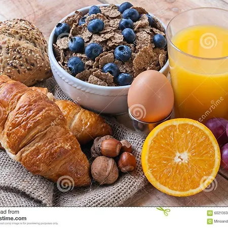 Privatunterkunft ++ Hip, Chill Berghain With Breakfast ++